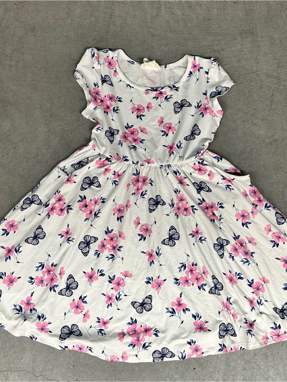 Girls' butterfly Print Dress - Perfect for Summer! Size 8